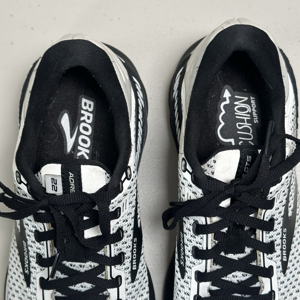 Brooks Adrenaline GTS 22 Womens Size 7.5 Running Shoes White Black 1203531B135 - Picture 7 of 16